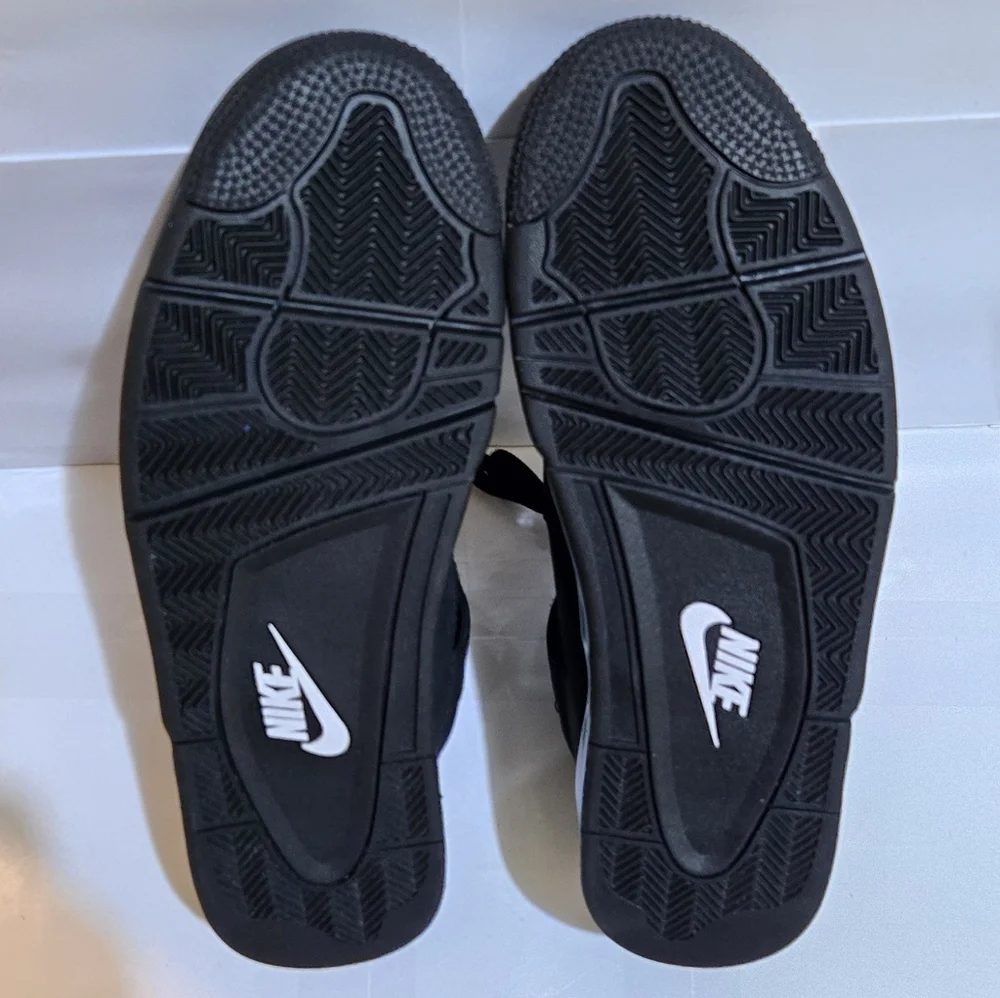 Nike Air Jordan 4 Retro Black Cat‎ (2025) Sneakers